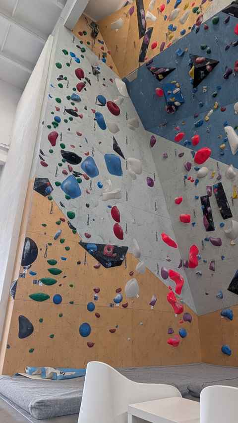 Blue 6c Auto belay siena 5 Oct 26
